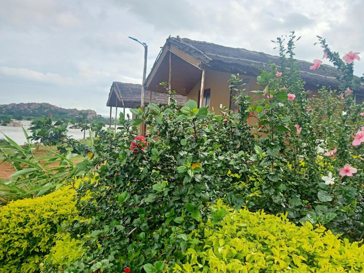 Leo Wodden Resort Hampi Exterior foto