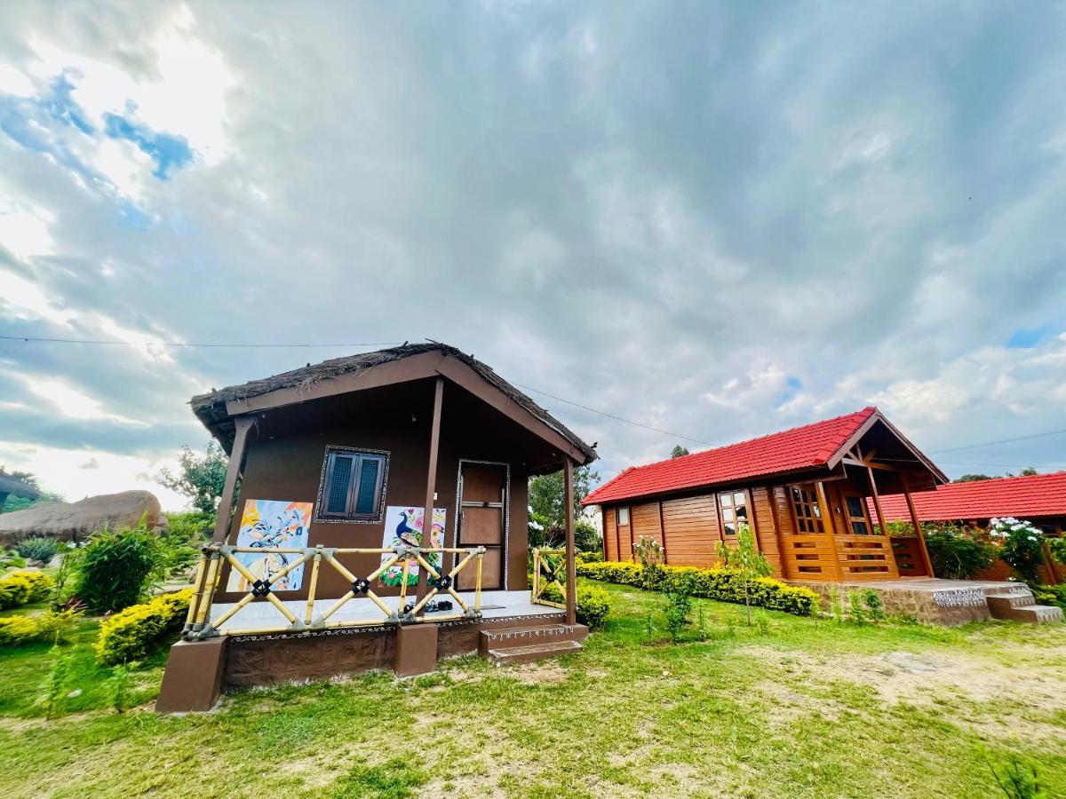 Leo Wodden Resort Hampi Exterior foto