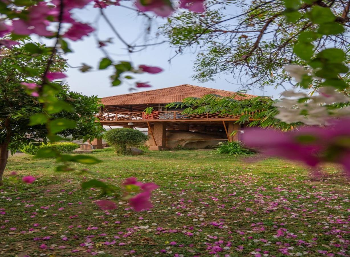 Leo Wodden Resort Hampi Exterior foto