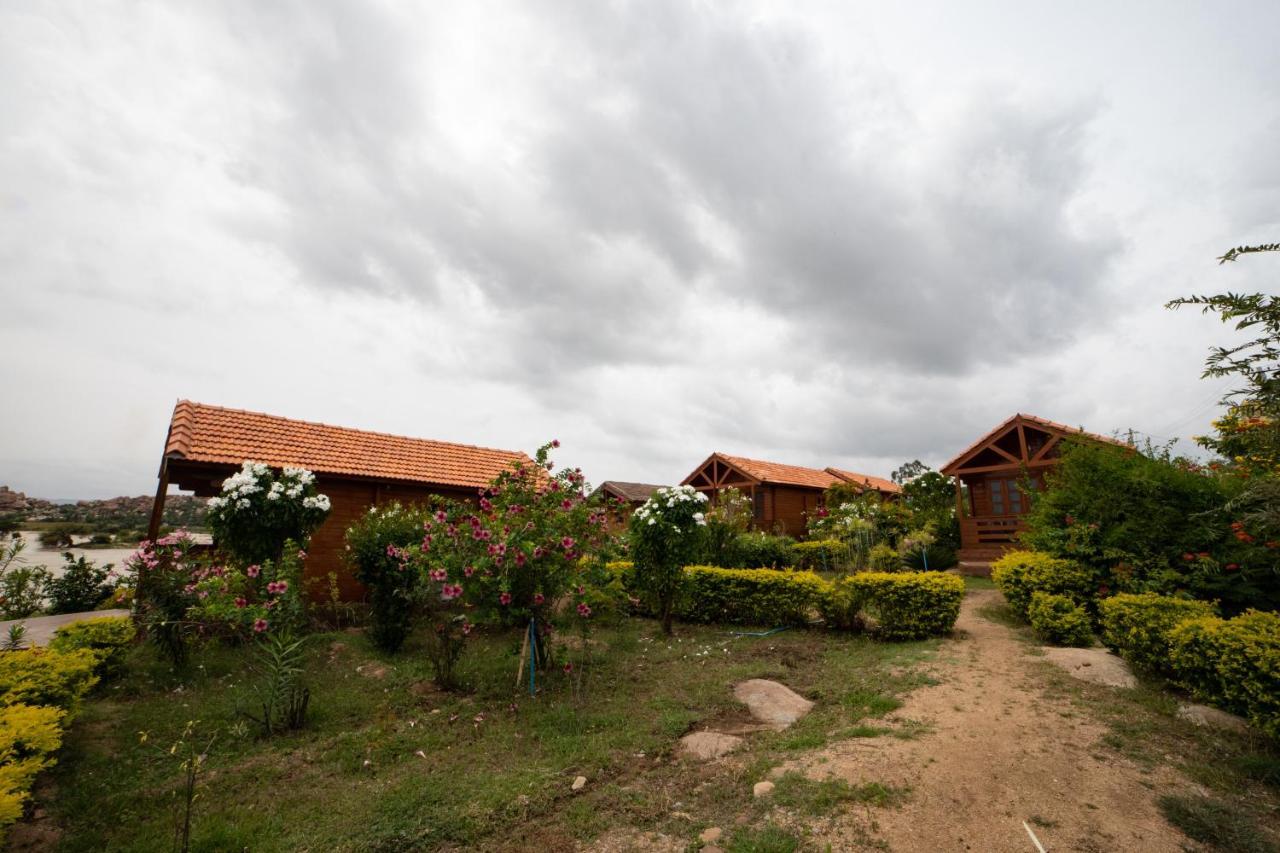 Leo Wodden Resort Hampi Exterior foto